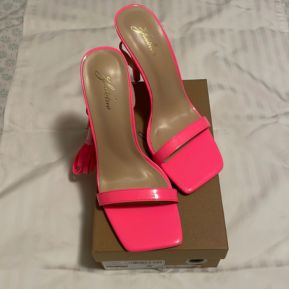 Pink shoe